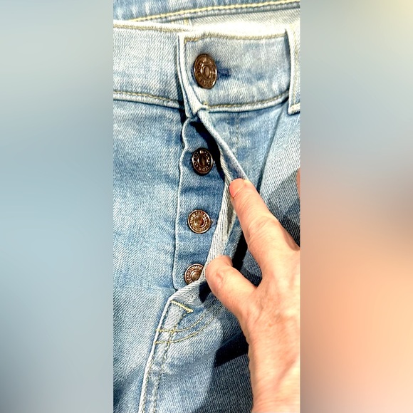 Like New!! 7FAMK Light Wash High Waist Vintage Bootcut Jeans - Picture 7 of 15